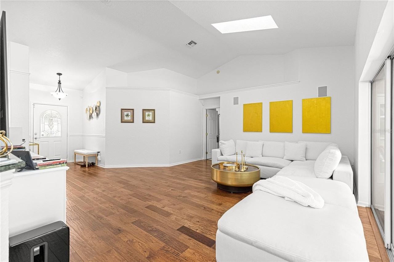 8934 Sw 8th St - Photo 6 of 43