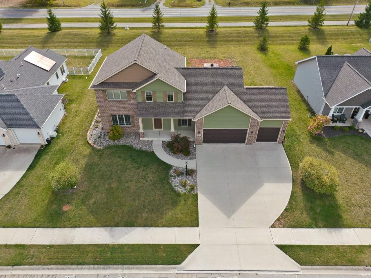 625 Perolla Dr - Photo 2 of 33