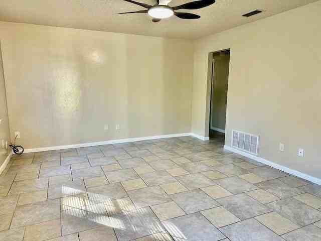 6860 Williamsburg Ct - Photo 2 of 10