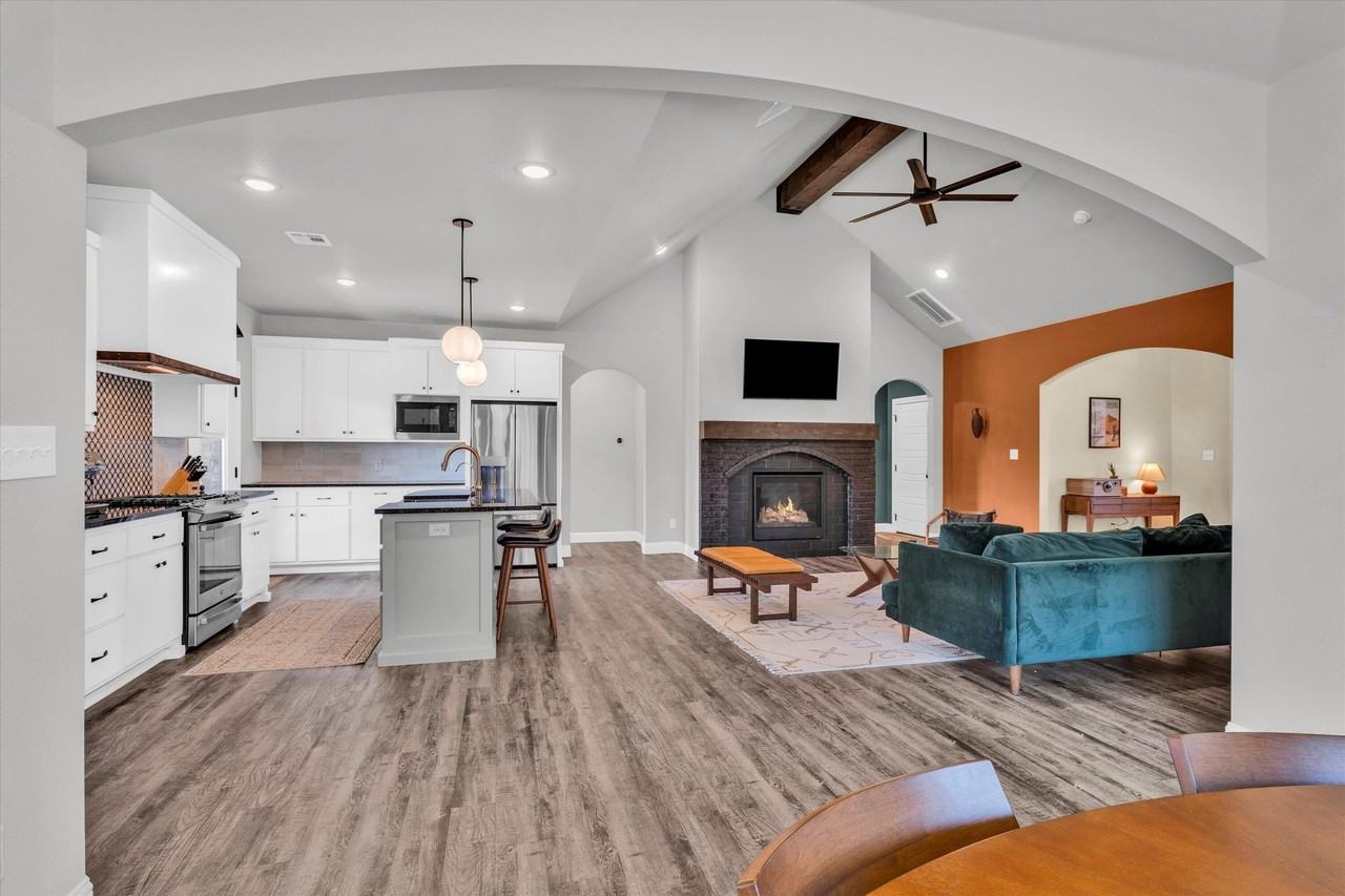 6803 52nd St - Photo 6 of 34