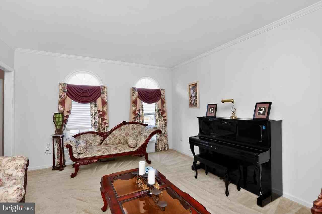 6 Thames Ct - Photo 7 of 30