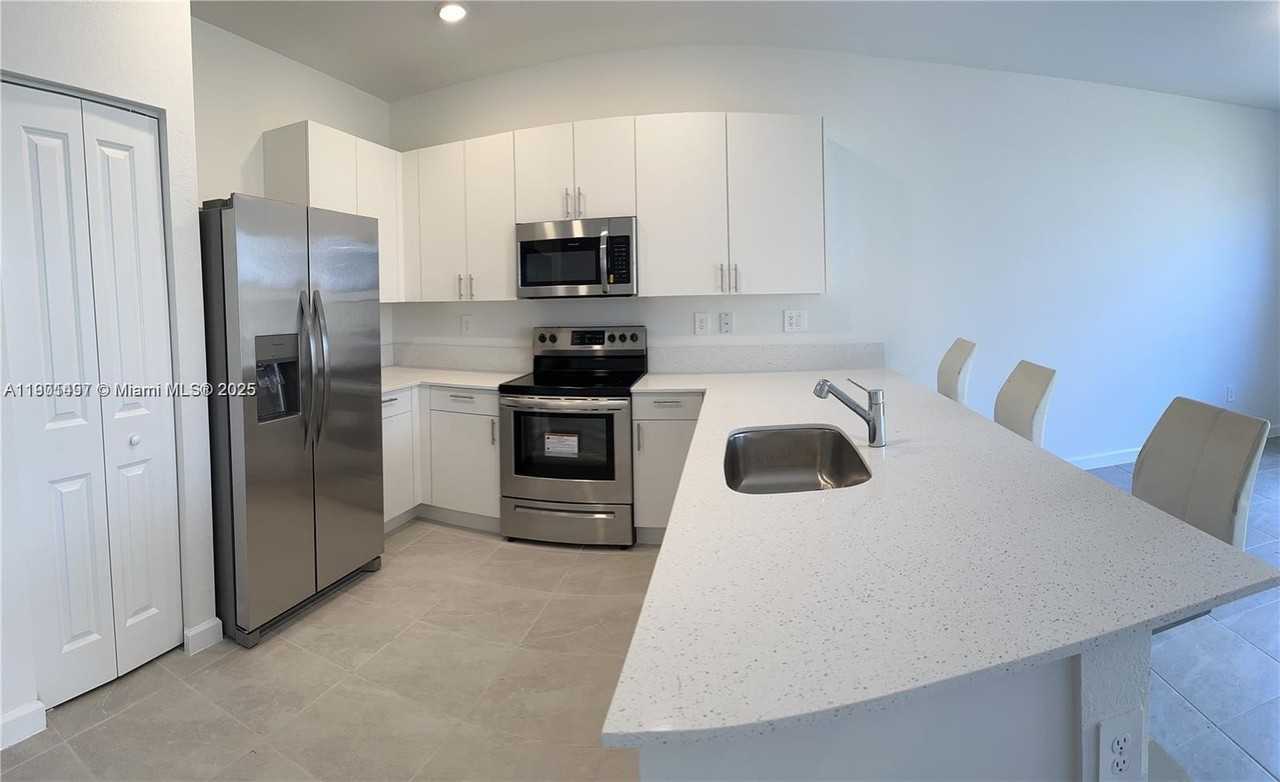 11767 Sw 246th Ter - Photo 3 of 10