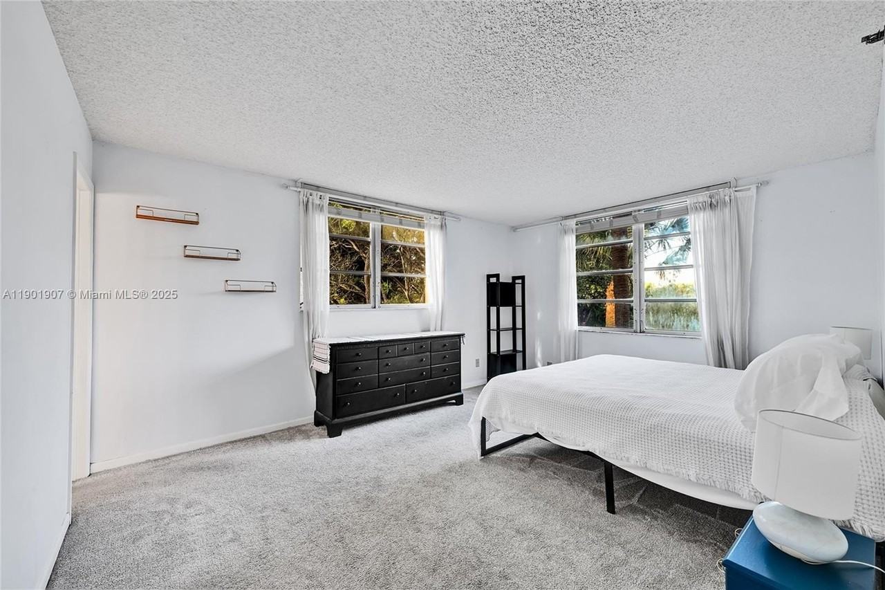 3001 Rolling Hills Circle #210 - Photo 4 of 25