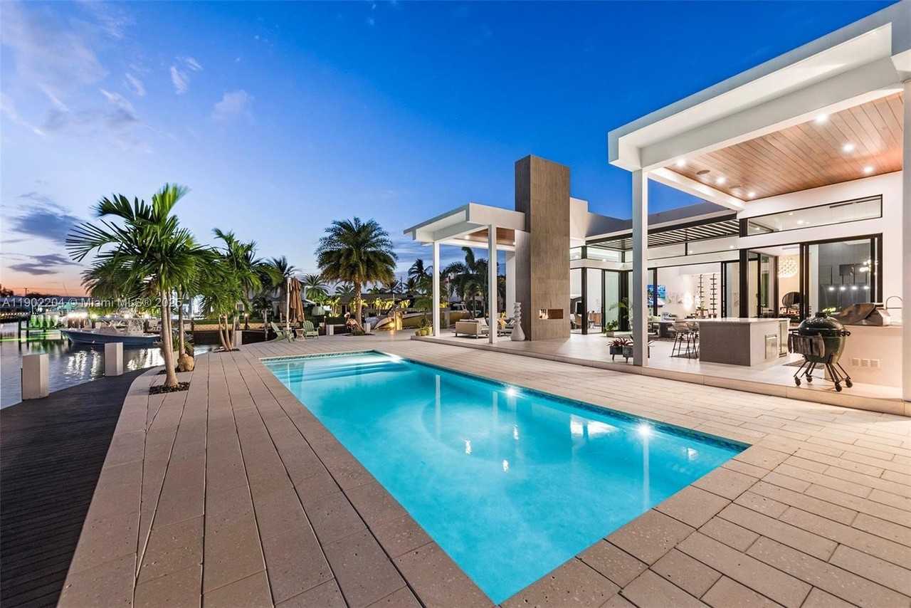 3701 Ne 26th Ave #1 - Photo 5 of 46