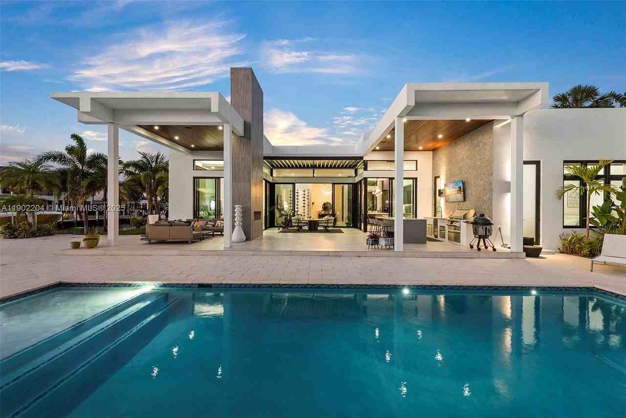 3701 Ne 26th Ave #1 - Photo 6 of 46