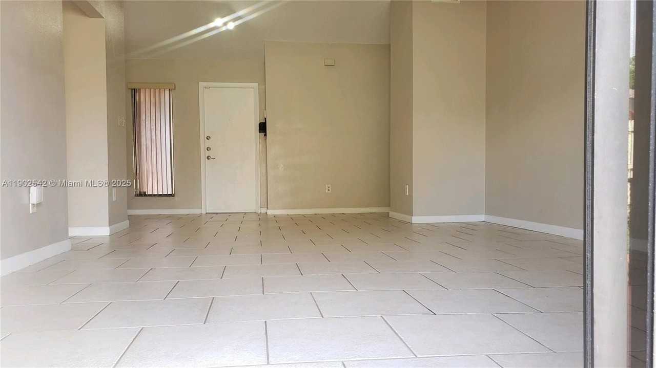 10123 Sw 145th Ct - Photo 6 of 25