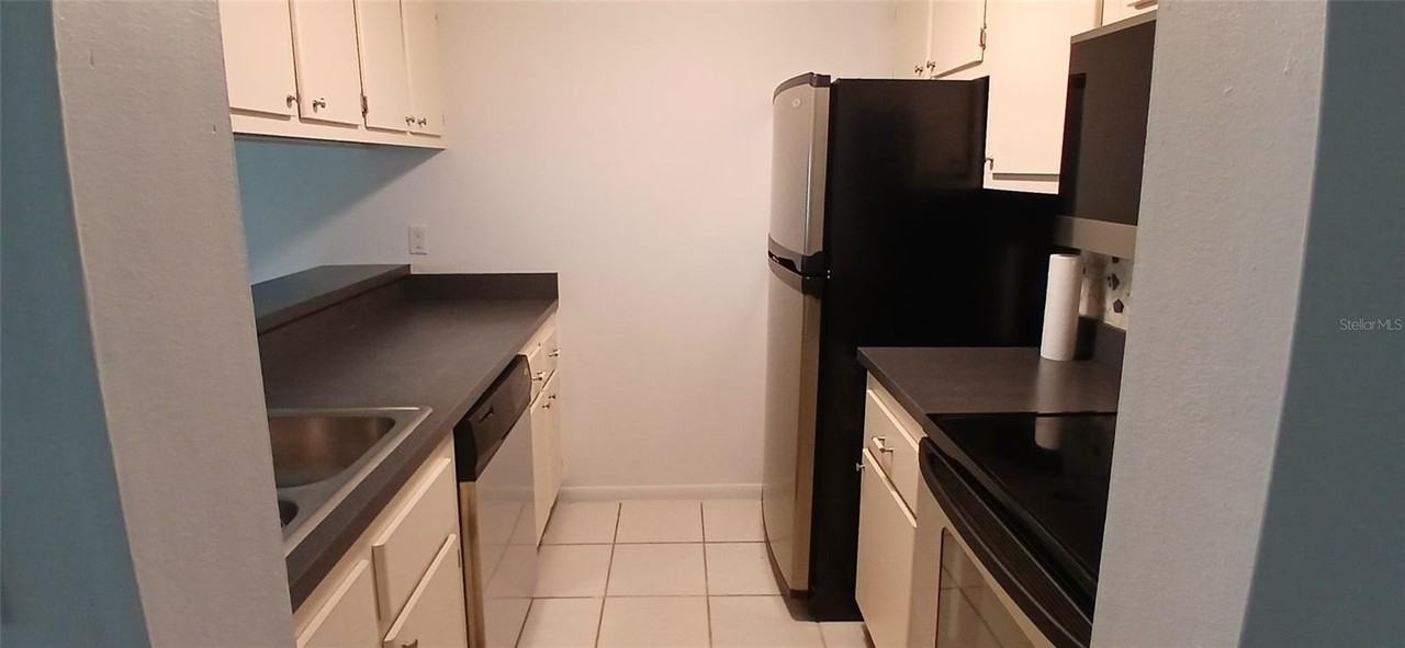 2525 W Bay Dr #D23 - Photo 4 of 12