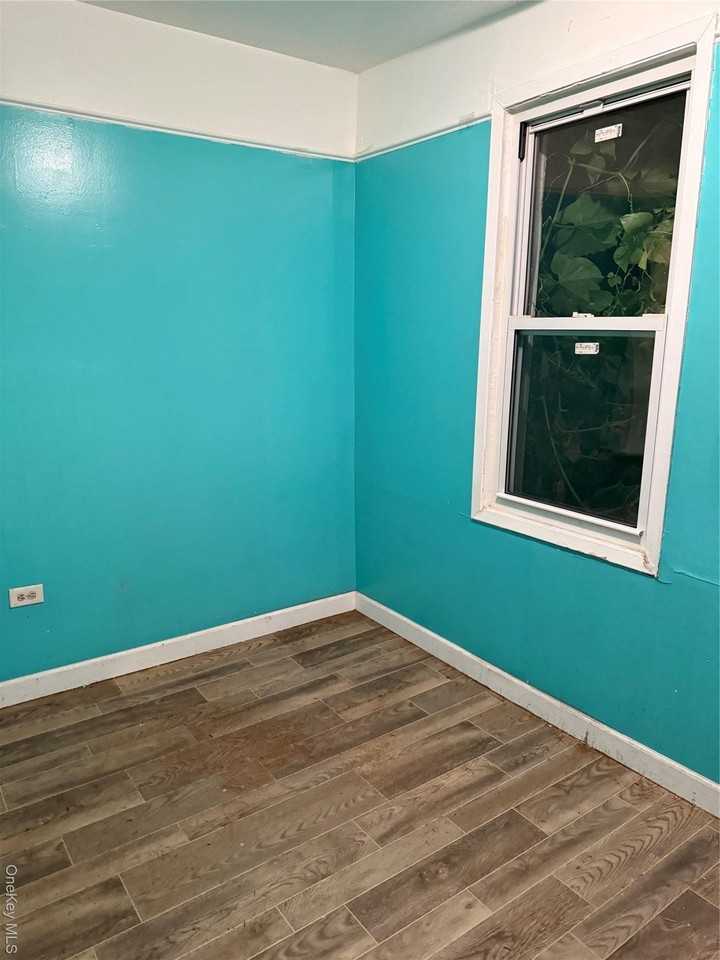 1632 Saint Peters Ave - Photo 7 of 7