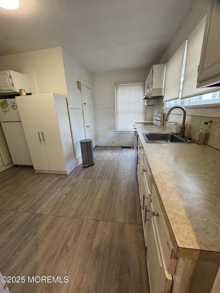 21 Wyckoff St - Photo 6 of 9