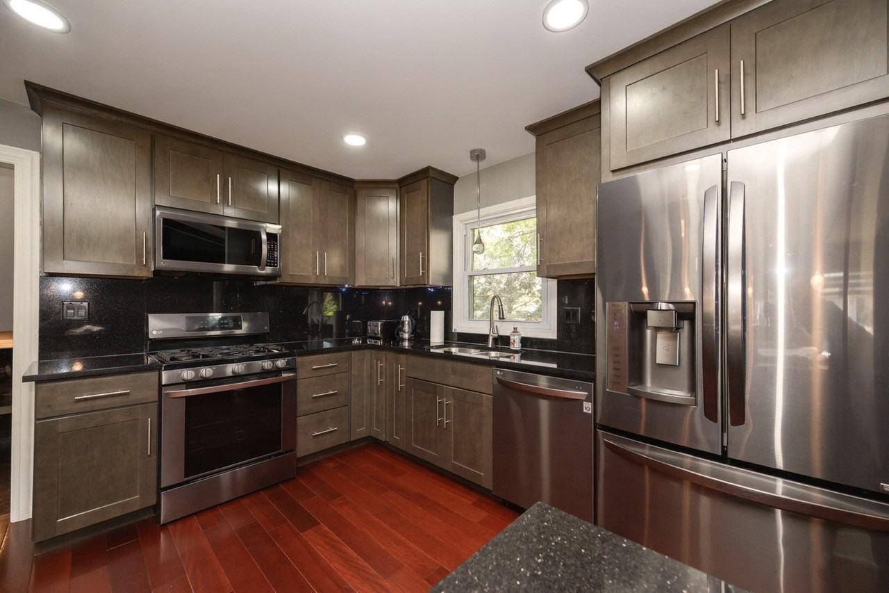 8909 S 85th Ct - Photo 3 of 11