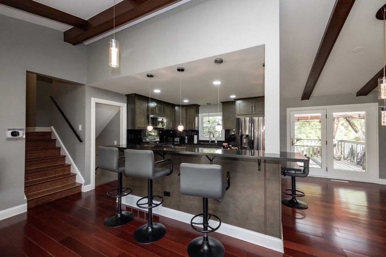 8909 S 85th Ct - Photo 4 of 11