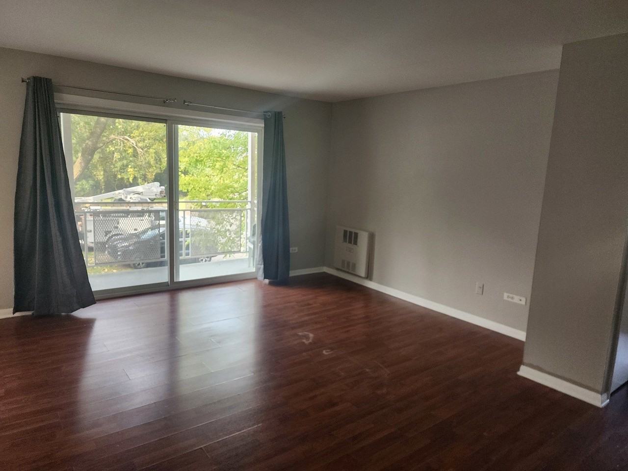 8018 S Hoyne Ave #6 - Photo 3 of 10