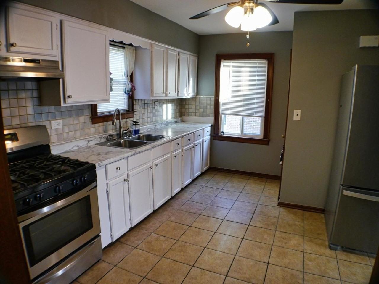 9837 Minnick Avenue - Photo 6 of 17