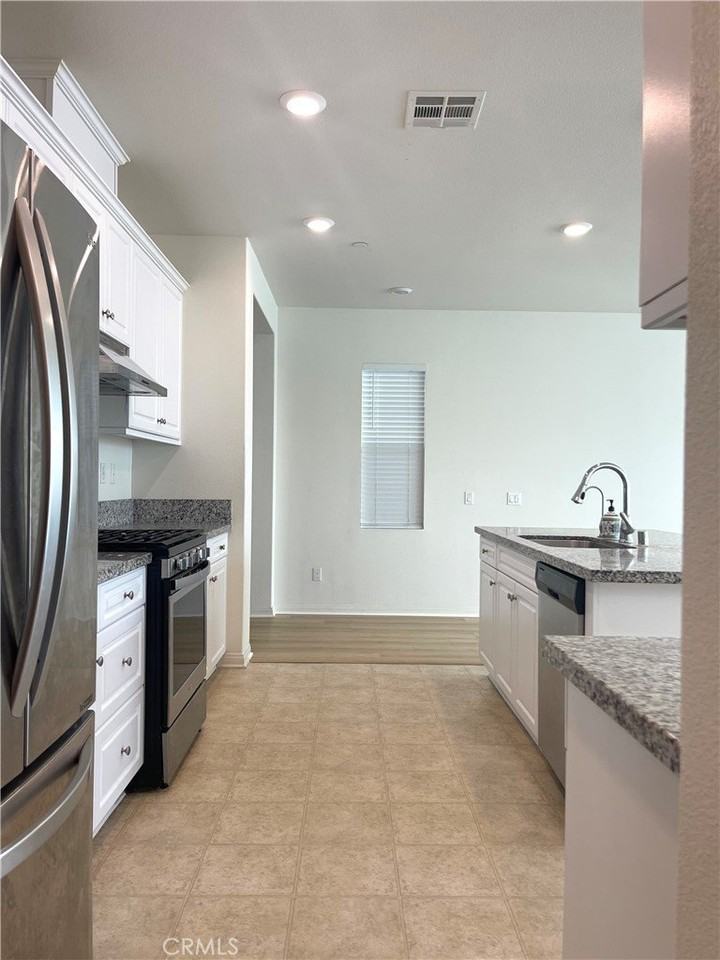 2076 E Bulletin Privado - Photo 4 of 20