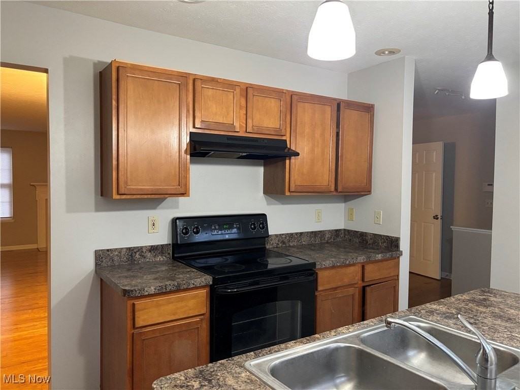 1928 E 86th St - Photo 3 of 9