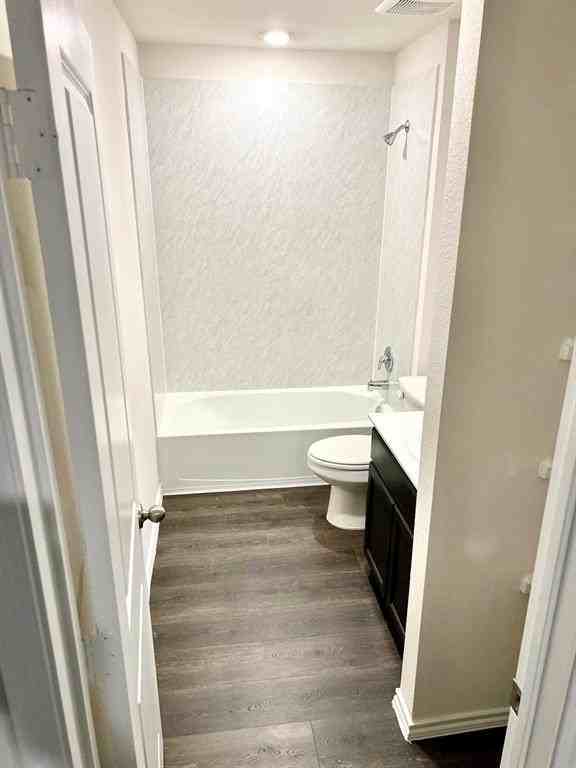 2936 Lawson Dr - Photo 3 of 34