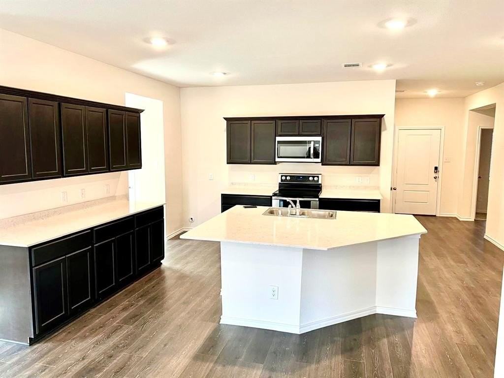 2936 Lawson Dr - Photo 6 of 34