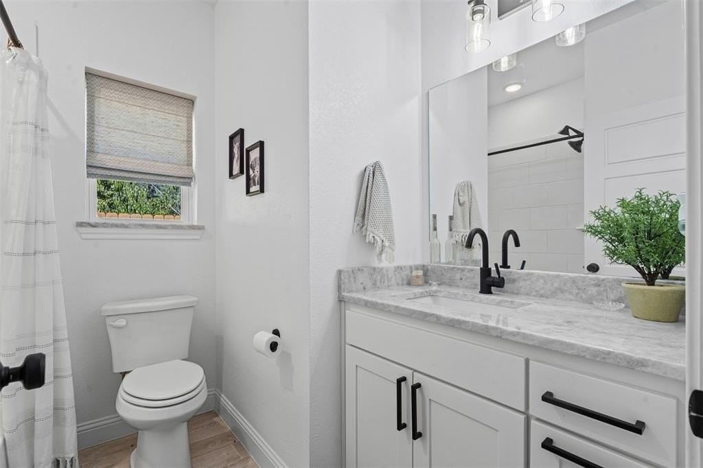 4707 Llano St - Photo 3 of 34