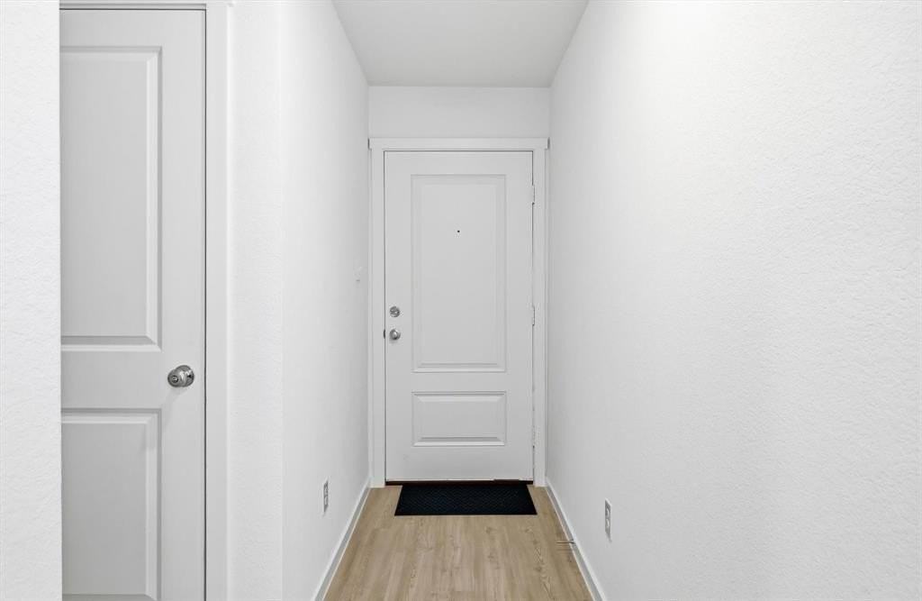 12160 Thoroughbred Dr - Photo 3 of 20