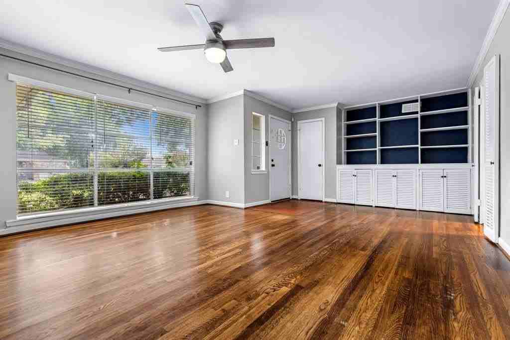 704 Downing Drive - Photo 4 of 20