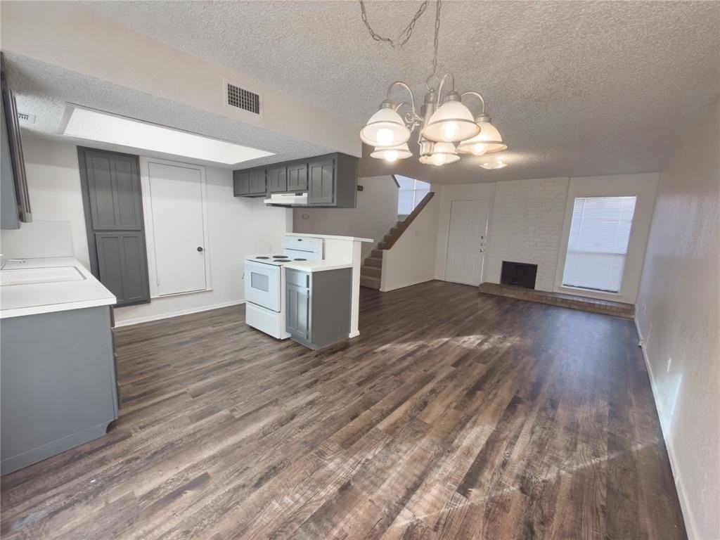 4825 Diaz Ave #2 - Photo 3 of 18