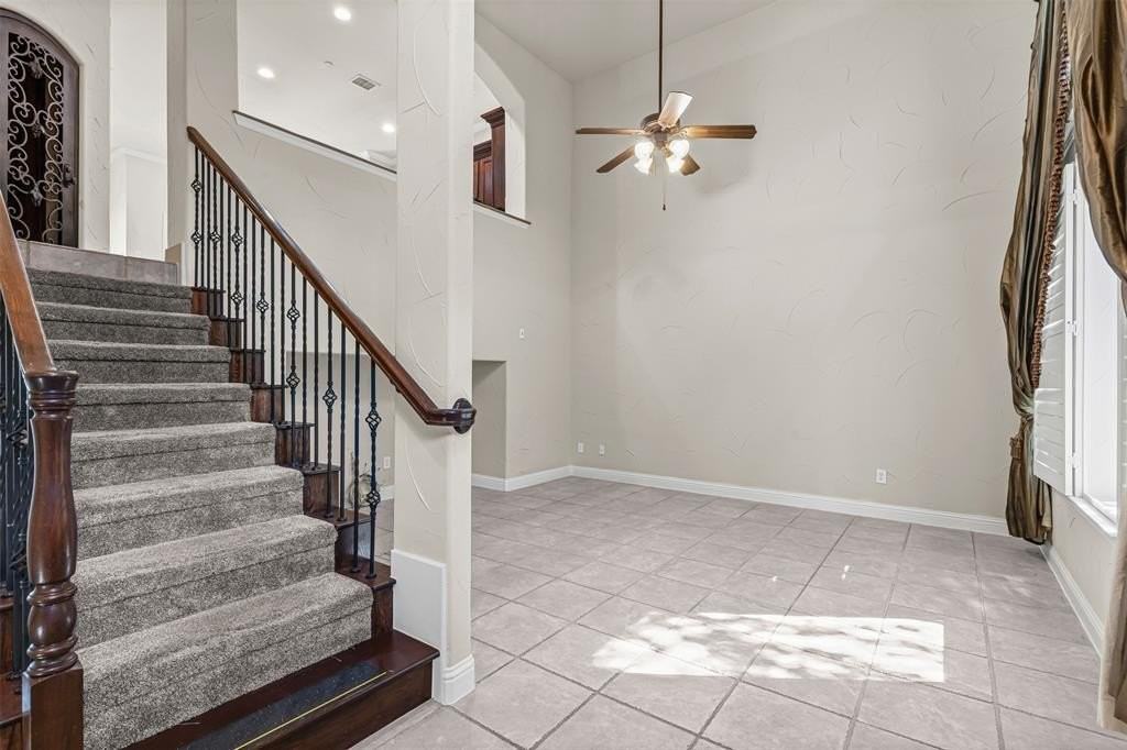 5717 Lunsford Rd - Photo 3 of 25