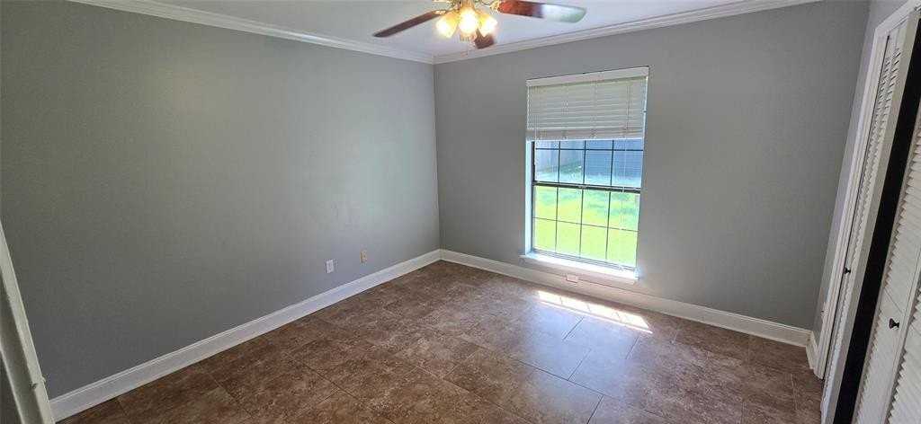 500 Northpark Dr - Photo 5 of 12