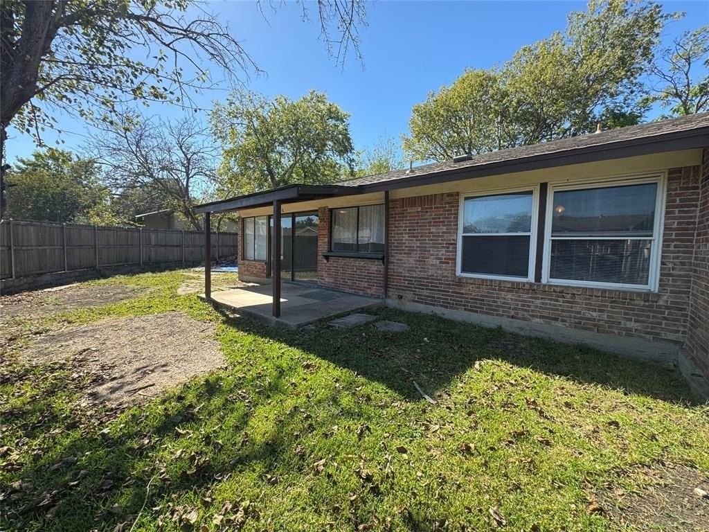 3406 Ivanhoe Ln - Photo 6 of 30