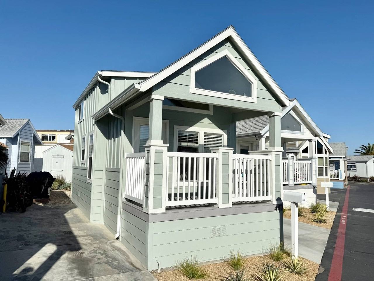 80 Huntington St #447