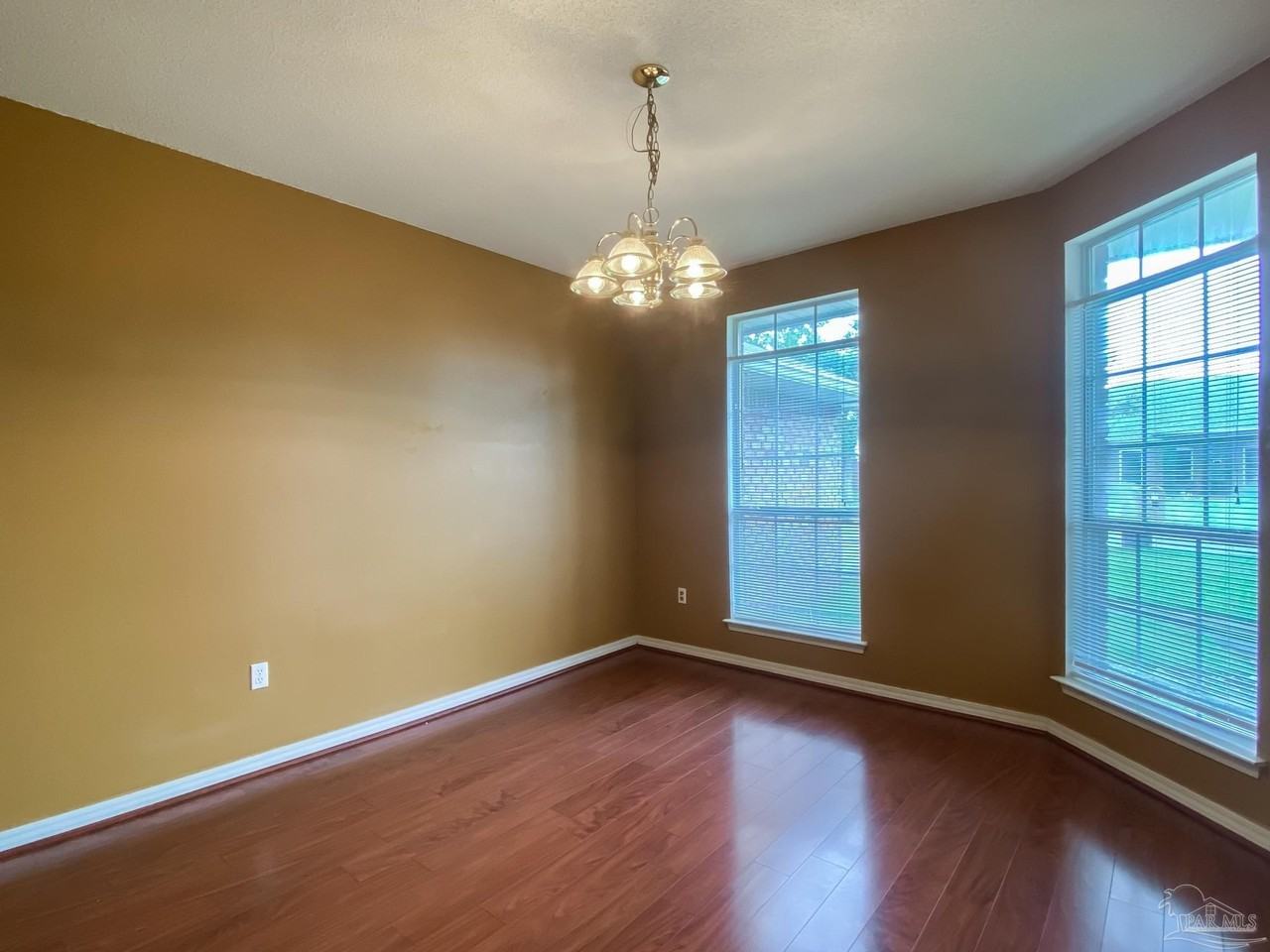 9121 Sebring Dr - Photo 3 of 26