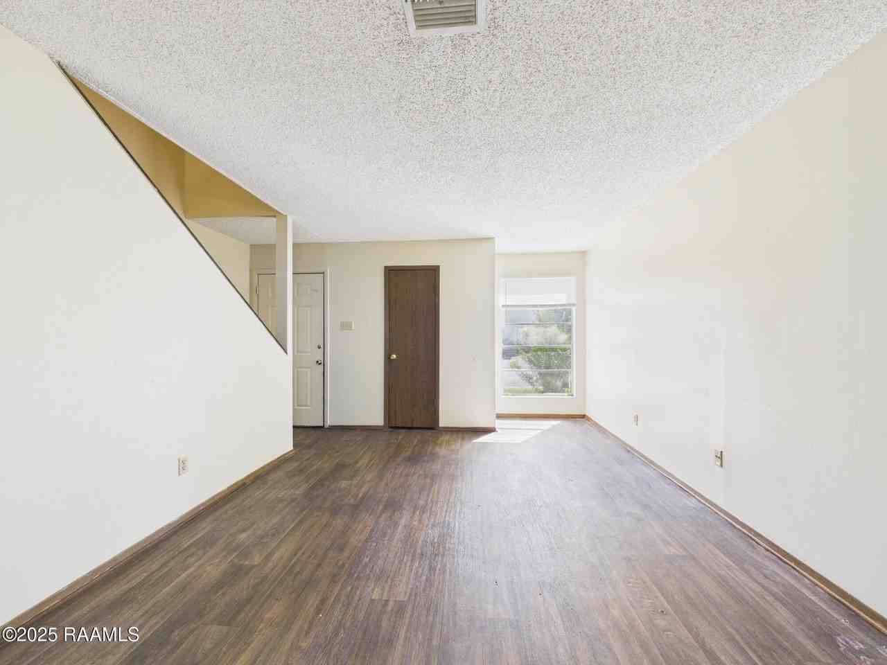 201 High Meadows Blvd #220 - Photo 3 of 17