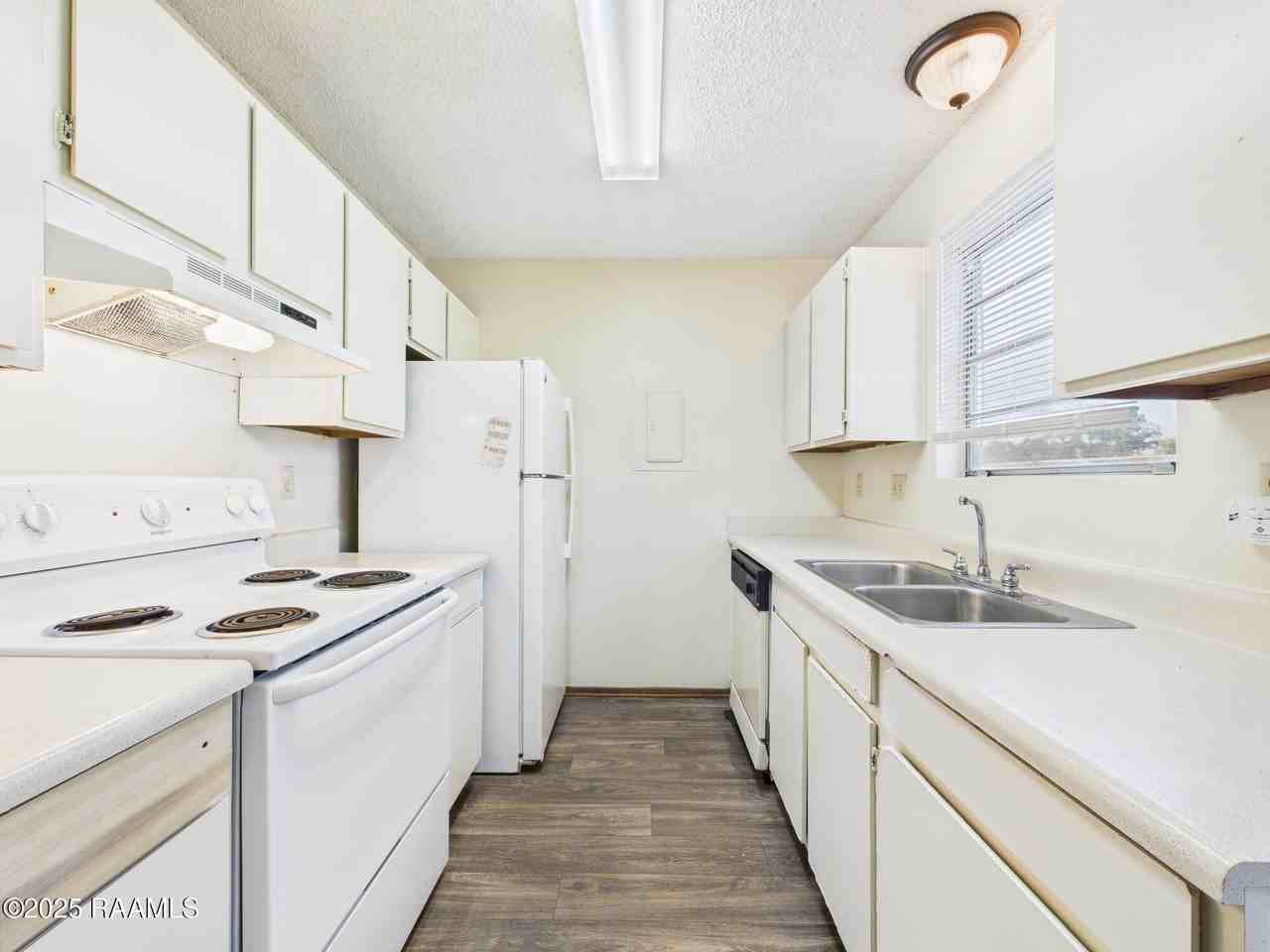 201 High Meadows Blvd #220 - Photo 4 of 17