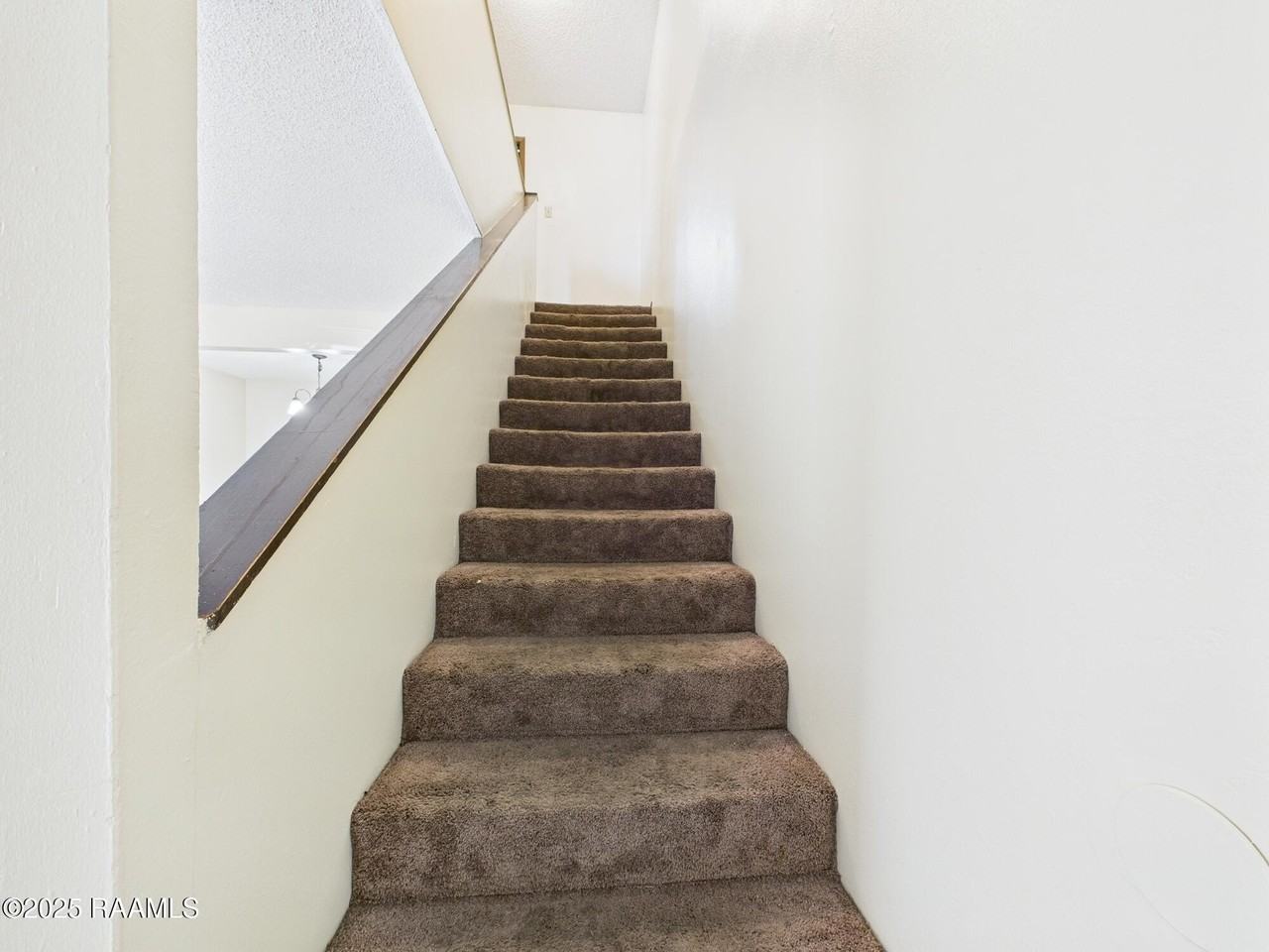 201 High Meadows Blvd #220 - Photo 6 of 17