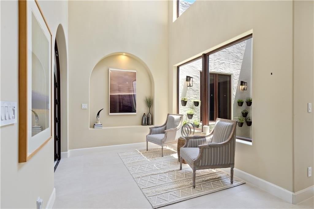 1312 Se 2nd Ct - Photo 2 of 33