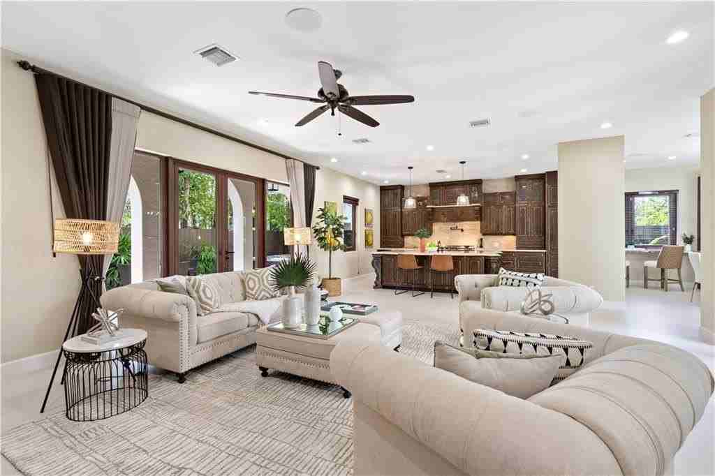 1312 Se 2nd Ct - Photo 6 of 33