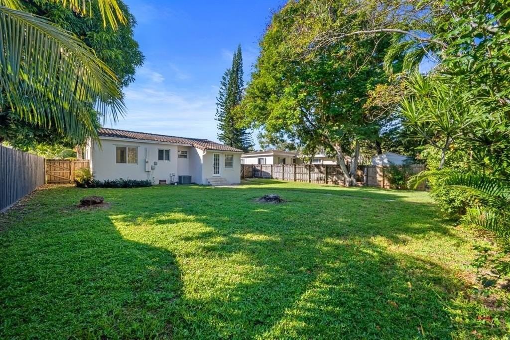 1535 Plunkett Street - Photo 3 of 33