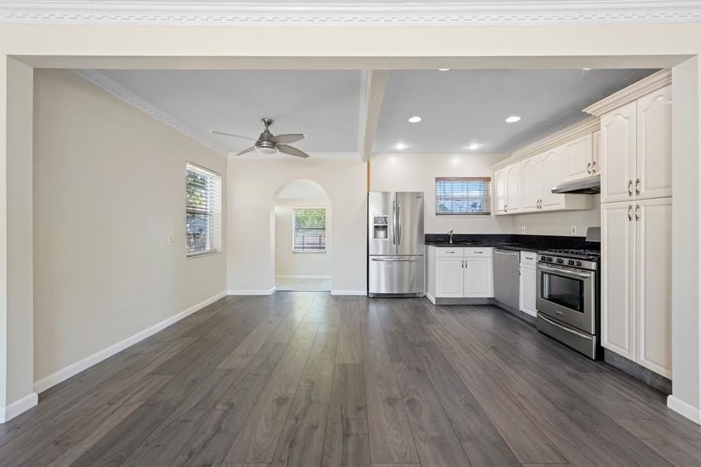 1535 Plunkett Street - Photo 7 of 33