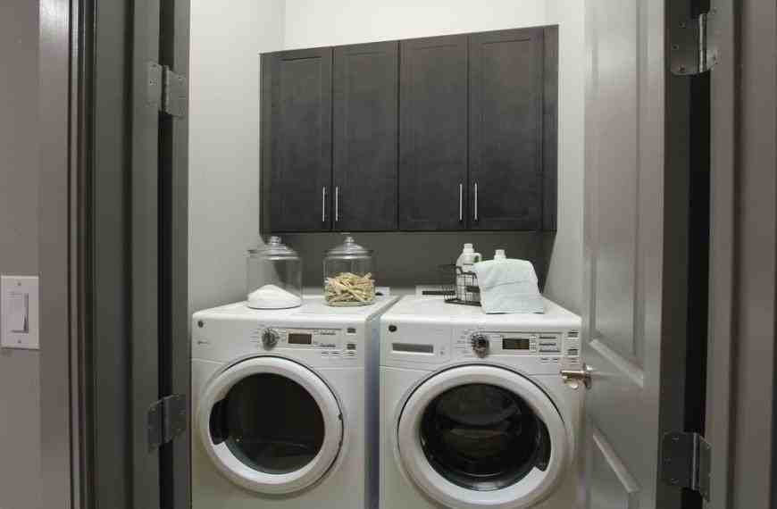 1915 West Gray Street - Photo 2 of 8