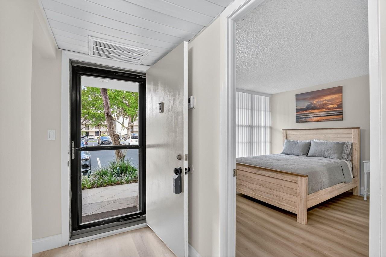 8 Royal Palm Way #107 - Photo 5 of 50