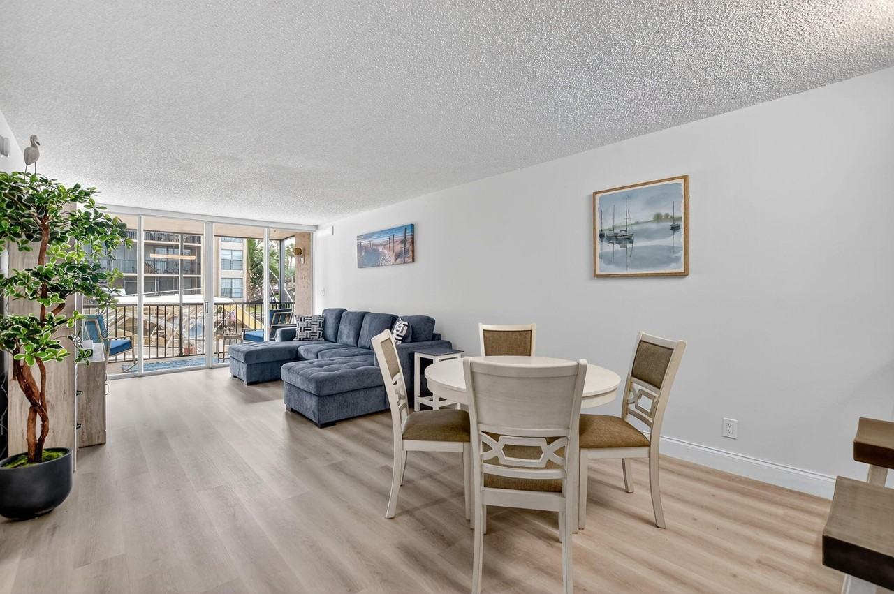 8 Royal Palm Way #107 - Photo 7 of 50