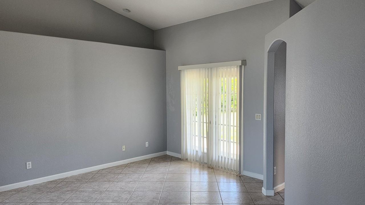 5610 Northwest North Crisona Circle - Photo 7 of 19