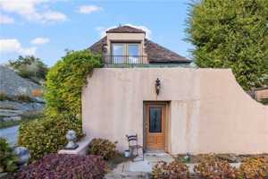 featured image of 216 Gray Craig Rd