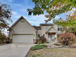 featured image of 3930 Zircon Ln N