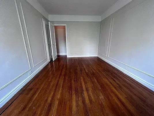 Wallace Ave #3 - Photo 3 of 8