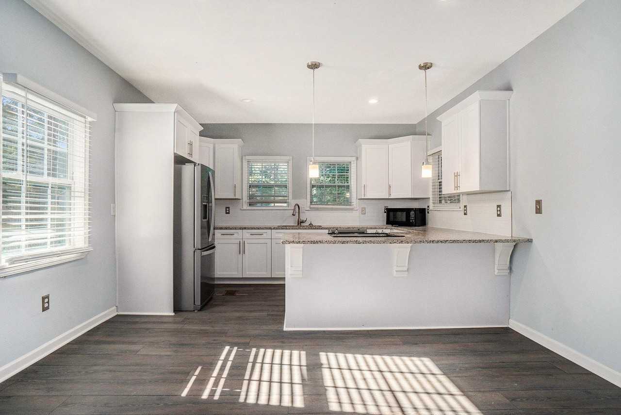 East Ave Nw - Photo 3 of 11