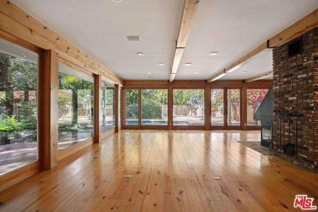 7972 Mulholland Dr - Photo 2 of 8