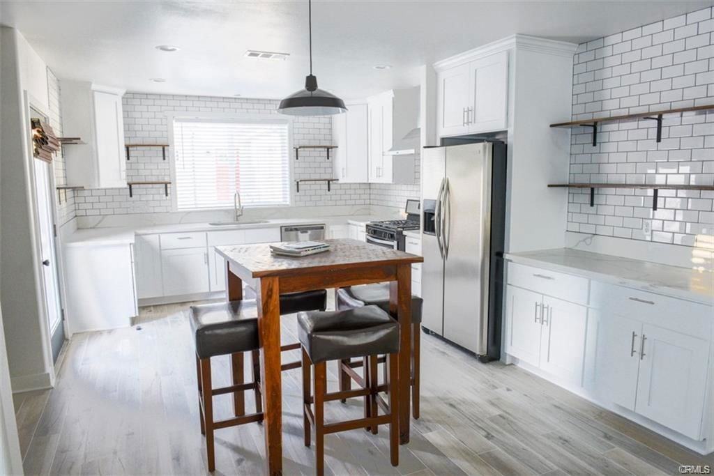 595 Ventura St - Photo 7 of 8