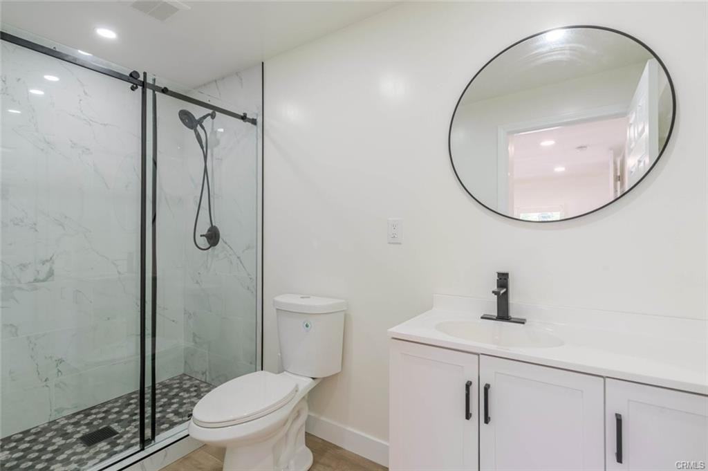 8108 Lemona Ave - Photo 3 of 8