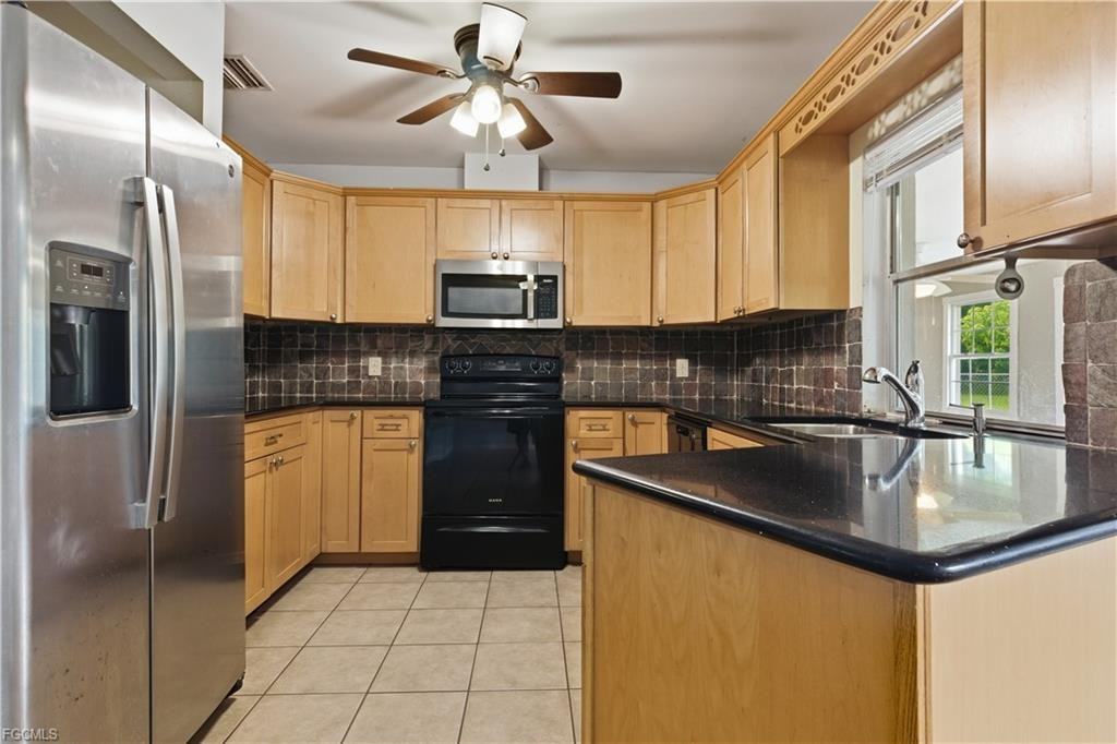 4520 Se 11th Pl - Photo 3 of 8