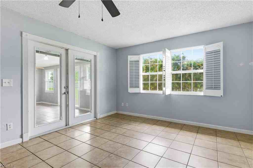 4520 Se 11th Pl - Photo 4 of 8